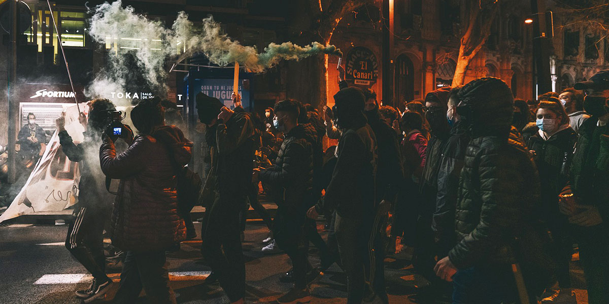 Manifestación, fotografían sus DNI